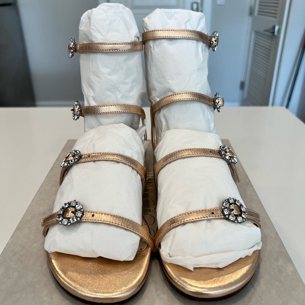 Authentic Jimmy Choo Naia Flat size 37. Color tea rose/ crystal.